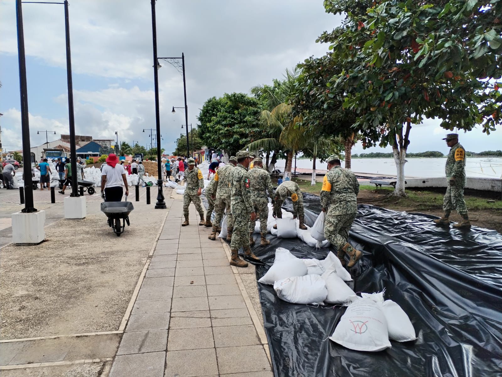 En Tlacotalpan, se preparan ante crecida del río Papaloapan