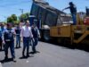 Recorre Alcalde Juan Manuel Unánue obra de pavimentación de la calle Carranza