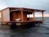 Restaurante flotante de Tuxpan, aparece en aguas del Golfo