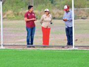Supervisa alcaldesa de Veracruz construcción de canchas de futbol en el municipio