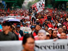 Cumple la CNTE cinco días de paro: desquicia el centro de la Ciudad de México con bloqueos masivos